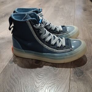 Converse High-Tops in Blue and Gray